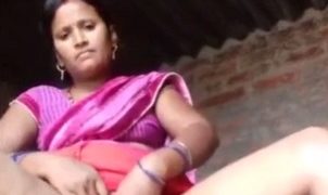Tante Desa Pamer Kemaluan Basah