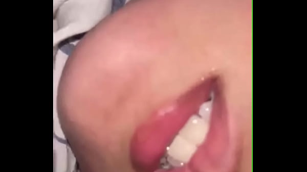 Tante Girang Minta Dipijitin Badannya Yang Pegel Dan Panas