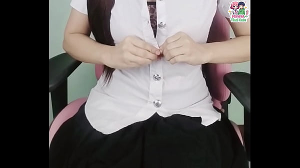 สาวนักศึกษาสุดเซ็กซี่โชว์เร้าใจบนโต๊ะคอม ใช้จู๋ปอมยั่วยวนจนเสียวสะท้าน