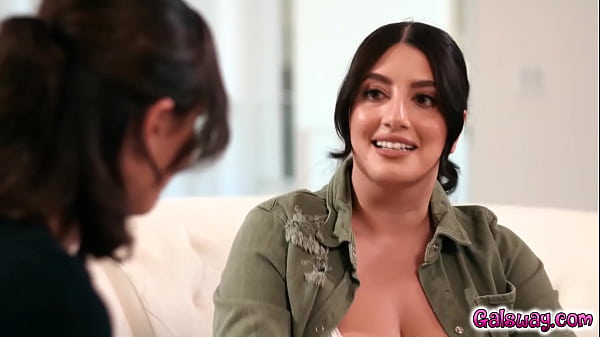 Sarah Arabic Nekat Bayar Utang Budi Pada Mantan Komandannya, Casey Calvert, Sambil Mengaku Kalau Nafsu Dan Gelora Di Hatinya Hanya Untuk Sang Pemimpin Itu.