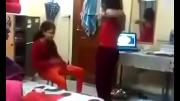 Lucah Di Hostel, Bahasa Hindi Bikin Greget