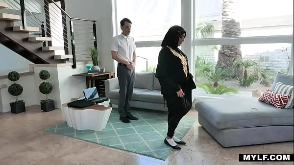 Kylie Kingston, Milf Arab Yang Mengidamkan Kontol Muda