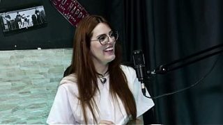 Gagal Ngerokok Sama Ibu, Jadi Batal Ajak Cowok-cowok Main – Bella Ruiva (moai Tv)