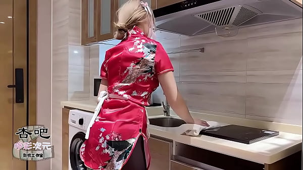 中华娘cos太骚了，直接就想干进去