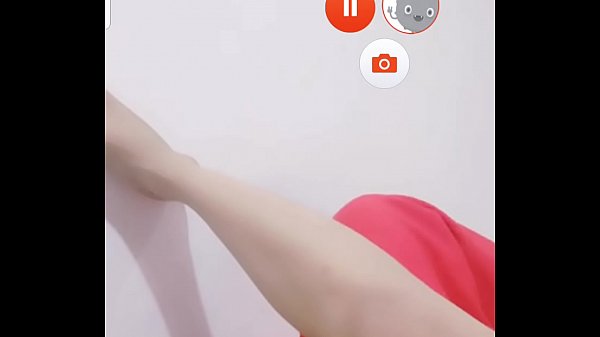 Hidupkan Gairahku, Gadis Indonesia