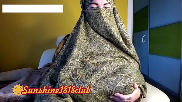 Sensasi Webcam Milf Arab Turki Bergaun Hijab Dengan Payudara Besar, Rekaman 10 November