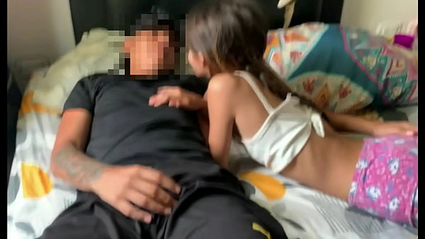 Kakak Tiri Nekat Bercinta Dengan Adik Tiri Saat Orang Tua Keluar, Kisah Lengkapnya…