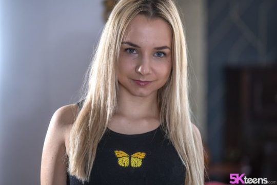 5k Bokep – Mona Blue Montok Mulus Minta Digenjot