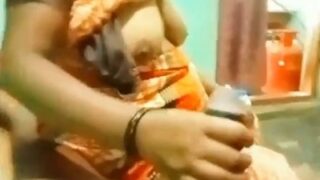 Ibu Tiri Pamer Payudara Sambil Ngocok Di Bokep India