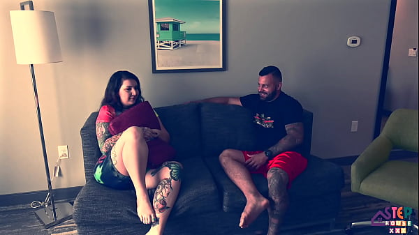 Ngentot Misionaris Sama Kakak Tiri, Enak Banget