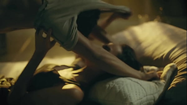 Nonton Film Indonesia, Bikin Basah Sambil Ngeliatin Adegan Panasnya.