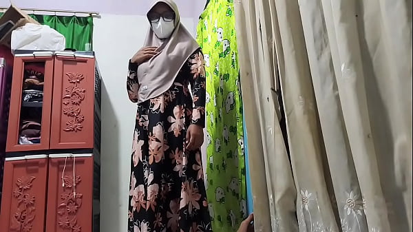 Bu Guru Grebek Murid Lagi Colmek, Langsung Diajak Crot Bareng.