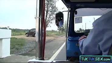 Ibu-ibu Thailand Amatir Di Jalanan Langsung Digaruk Dan Dibawa Muter-muter Buat Main.