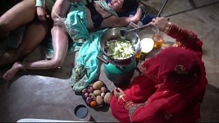 Ibu Tiri Di Dapur, Siap Masak Pakai Bumbu Rahasia, Lidah Sampai Ke Ubun-ubun