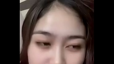 Cewek Indonesia Live, Goyangannya Bikin Tegang