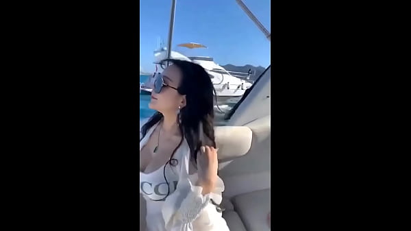 Cewek China, Keliatannya Sih Gitu, Bikin Ngiler Banget.