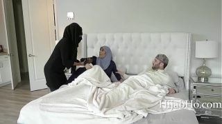 Remaja Berhijab Dihamili – Violet Myers