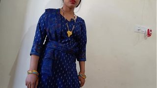 Village Desi Pembantu Desa India Lagi Ngewe Nahan Sakit Gaya Doggy Style, Suara Hindi Jelas Bikin Makin Panas.