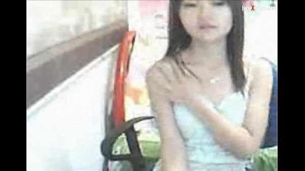 Cewek Cina Seksi Pamer Tubuh Di Depan Kamera.