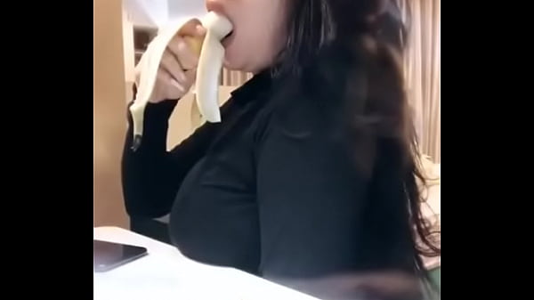 Monica Adhea, Model Indonesia, Bibir Merah Basah Kenceng, Mulut Ngeces Nikmatin Kontol Panas.