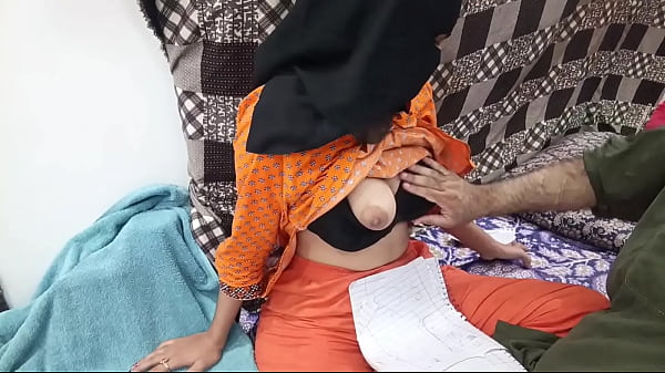 Anak Kuliahan Pakistan Berhijab Digenjot Guru Lesnya, Crot Di Dalem.