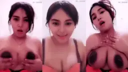 Miss Pearly Bugil Toge, Mulus Polos Bikin Liur Ngeces