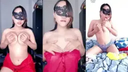 Miss Sunflo Pamer Dada Basah, Toketnya Ngeces Bikin Pengen Jilat.