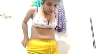 Nonton Video Syur Istri Patna Mandi, Crot Di Kamar Mandi.