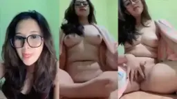 Si Cantik Renata, Toket Mulusnya Bikin Ngiler Pas Live