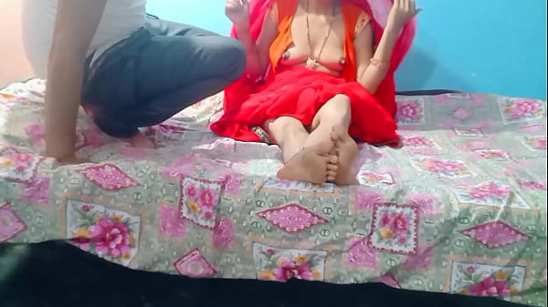Bokep Hot, Pas Kosong Rumah, Bini Kakak Ngangkat Rok Mini Sambil Godain Adik Ipar.