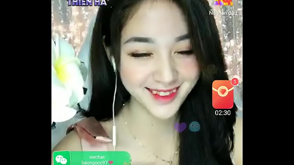 Cewek Asia Goyang-goyang Di Live Uplive Bikin Tegang