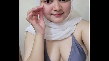 Hari-hari Pertama Nge-goyang Pakai Hijab, Bikin Makin Panas Dan Basah.