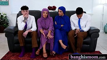 Pesta Ngentot Balas Dendam Bareng Dua Hijab Montok Yang Haus Sama Kontol Anak Tiri Mereka.
