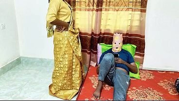 Bhabhi Desi Saree Copot, Suami Langsung Ngewe Panas Di Kamar