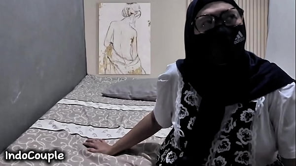 Istri Montok Indo Lagi Nikmatin Ngentot Anal Sama Selingkuhan Gelapnya