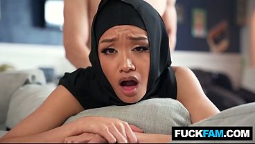 Hijabi Diajari Budaya Amerika, Jade Kimiko Digoyang Parker Ambrose
