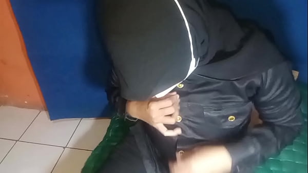 Satpam Cewek Sange Colmek Sampe Muncrat Becek Abis