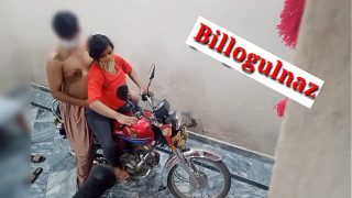 Teman Ngewein Hot Xxx Di Atas Motor Pake Suara Hindi