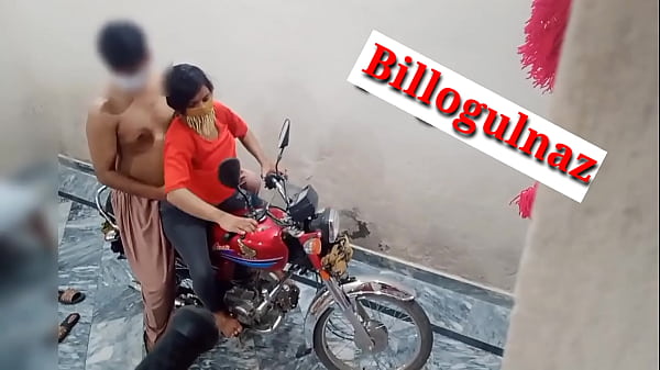 Teman Ngewein Hot Xxx Di Atas Motor Pake Suara Hindi