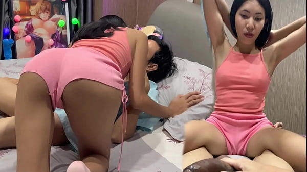 Ibu Tiri Panas Puaskan Nafasku, Dia Biarin Aku Rekam Juga!!