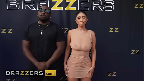 Brazzers – Violet Myers Pamerin Lubang Pantatnya Ke Paparazi