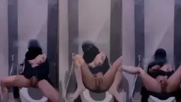 Hijab Nakal Colmek Di Toilet Mall Bikin Makin Basah.