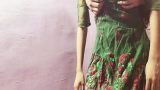 Tonton Video Mesum Terbaru Pasangan Desi India, Si Bejat Mainin Pacarnya Sendiri.