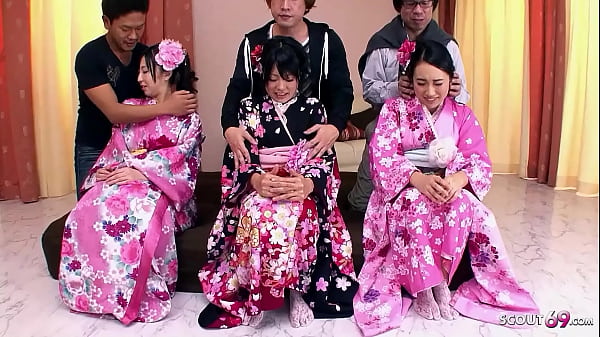 Langka! Pesta Seks Jepang Bareng Tiga Abg Jav Imut Dengan Bulu Becek Di Selangkangan