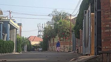 Wtf Seorang Mama Arab Ngocok Memek Di Luar Rumah Deket Jalan