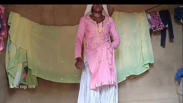 Setelah Menjilati Burung Keras Istriku Yang Seksi, Dia Ngewe Memek Desi Dengan Kontol Gede, Video Seks Desi Panas