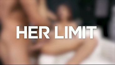 Cewek Asia Langsing Pake Lingerie Pink… Diminyakin Terus Ditembak Kontol Keras Sampe Njerit.
