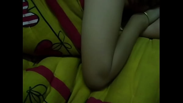 Desi Bhabhi Lagi Main-main Sama Tetangga, Nggak Bisa Nahan Nafsu Di Kamar.