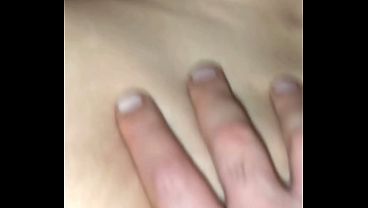 سعودي فحل نار ينيك زوجة صاحبه قدام عينه ويدوخها بشكله وهي تتلوى من النيك الساخن