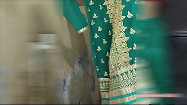Tonton Video Mandi Cewek Desi India, Basah Kuyup Bikin Gregetan!